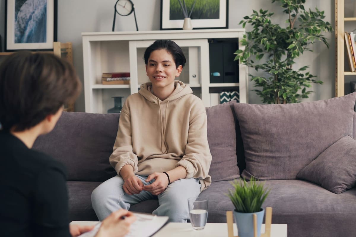 A clinician and young person in a calm one-to-one session